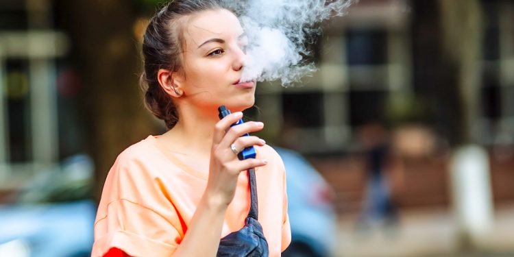 How To Quit Smoking With The Help Of Vape Oil?