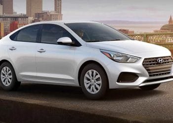 Hire a midsize car for a ride in UAE