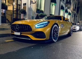 What Makes Dubai a Hub for Luxury Cars?