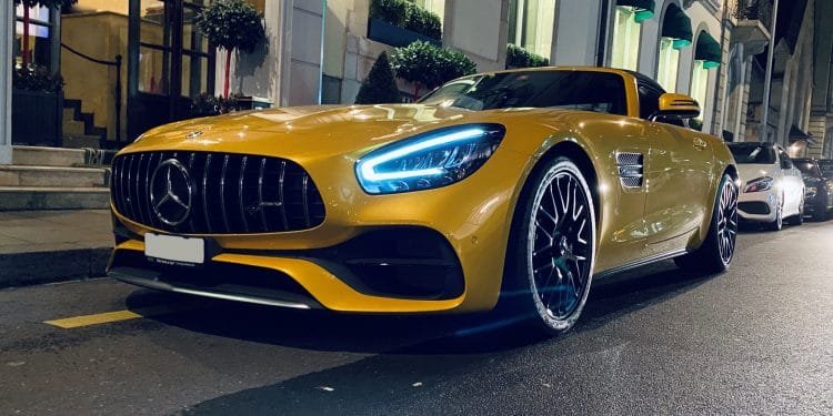 What Makes Dubai a Hub for Luxury Cars?