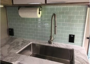 Top 5 Reasons to Use Peel and Stick Backsplash Tiles in Your Kitchen