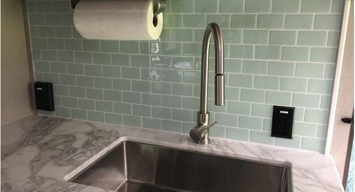 Top 5 Reasons to Use Peel and Stick Backsplash Tiles in Your Kitchen