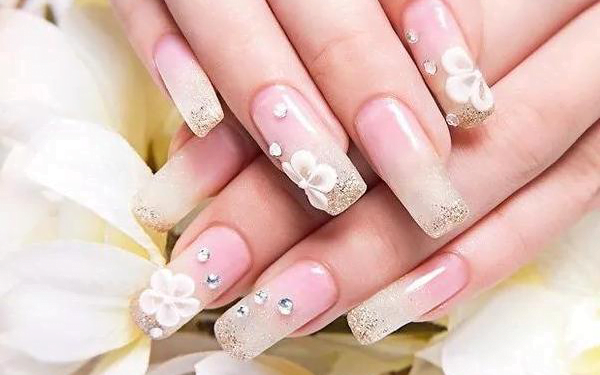 The “nail economy” will replace the “lipstick economy.”