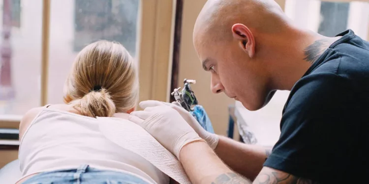 8 Ultra Sexy Back Tattoos for Women