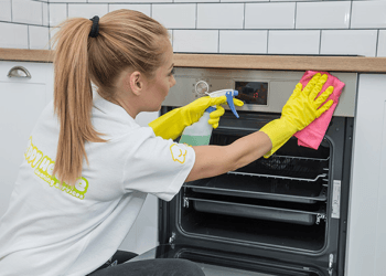 The Top 9 Best Oven Cleaning Companies in Winchester!