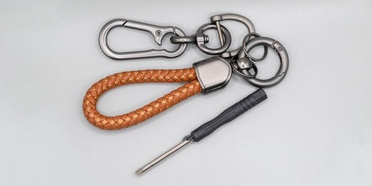 Best Customizable And Durable Keychains To Manage Your Keys
