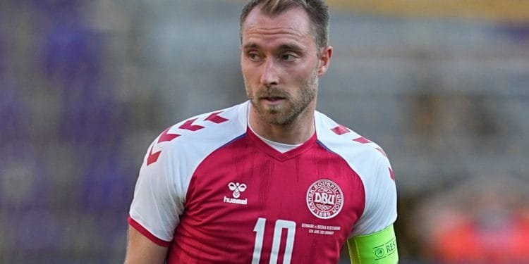 He’s Behind You – Danny Rose Scores Sneaky Goal For Stevenage