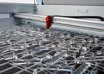 acrylic fabricators in dubai