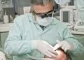 How to Choose the Right Cosmetic Dentist for You